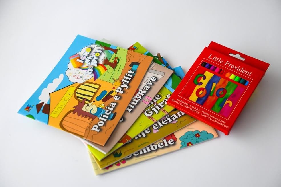 Set 5 libra për fëmijë + ngjyrat për ngjyrosje