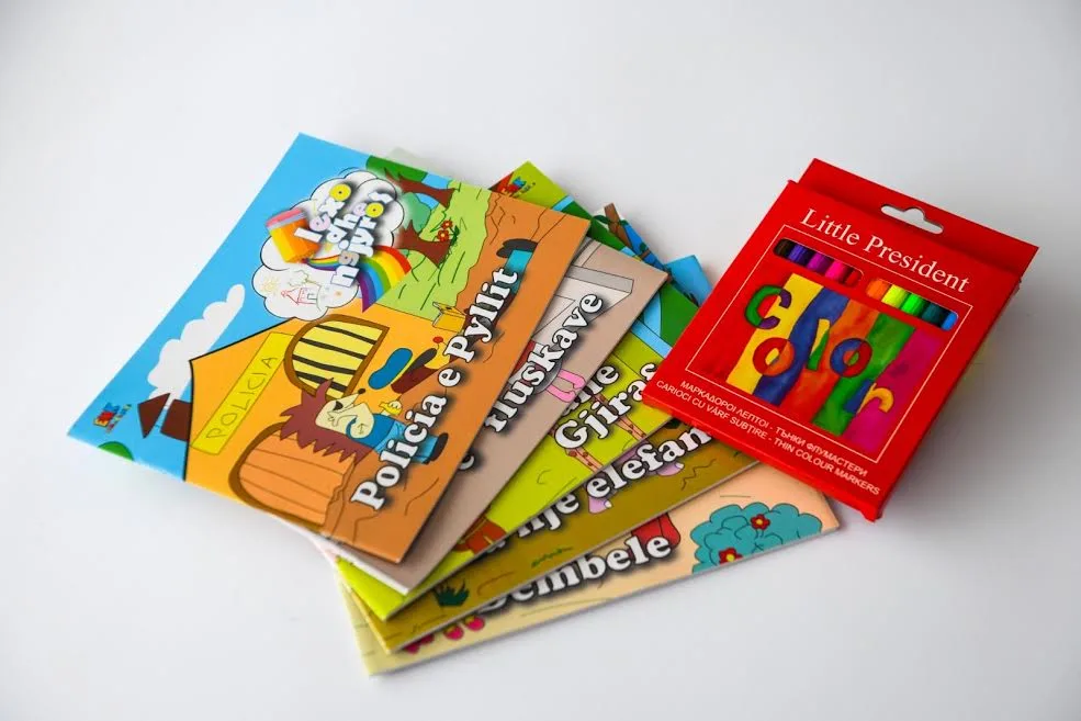 Set 5 libra për fëmijë + ngjyrat për ngjyrosje